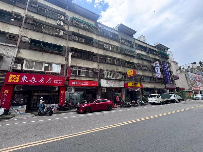 源遠路金店面八方雲集房屋室內格局與周邊環境