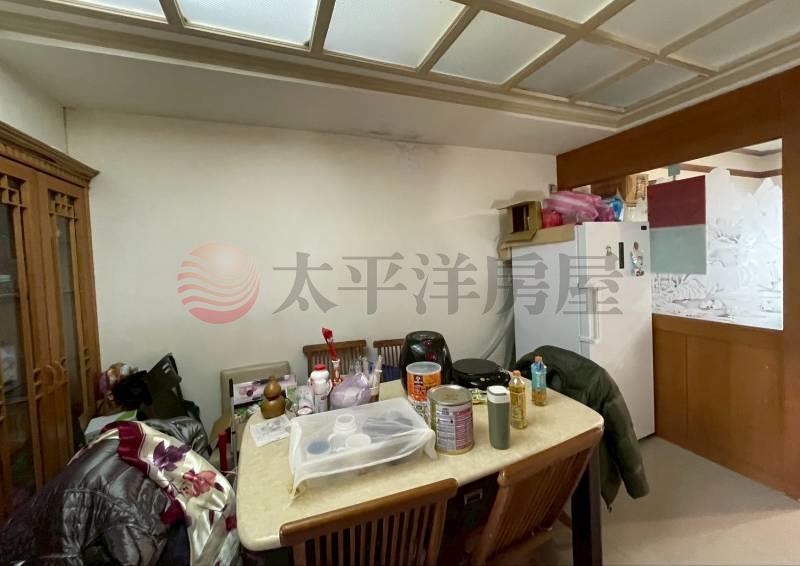 翠峰山莊庭院車位透天房屋室內格局與周邊環境