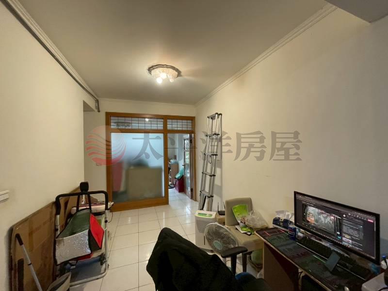 翠峰山莊庭院車位透天房屋室內格局與周邊環境