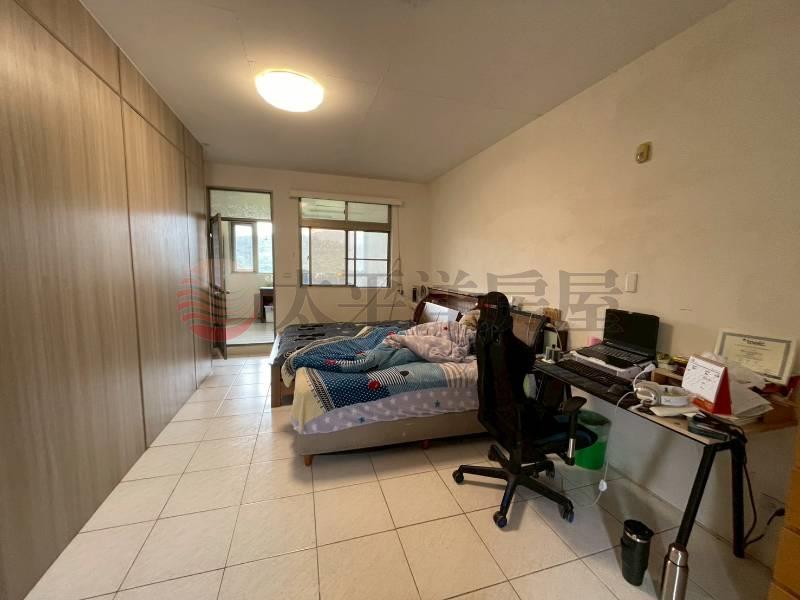 翠峰山莊庭院車位透天房屋室內格局與周邊環境