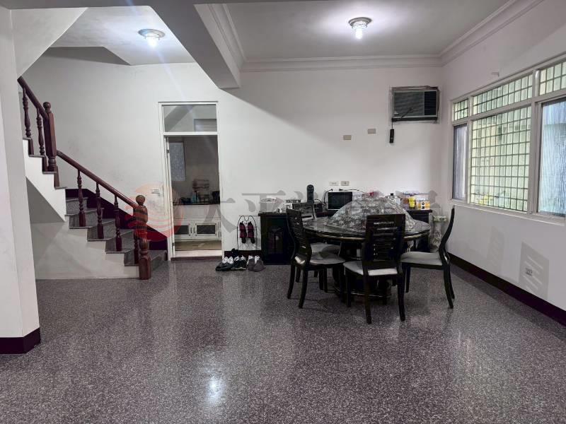 崇法靜巷獨棟大透天房屋室內格局與周邊環境