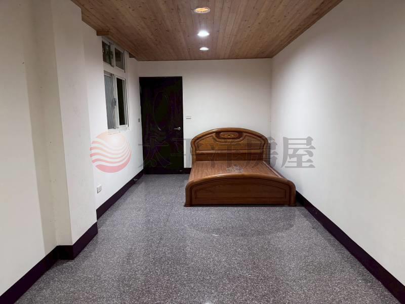 崇法靜巷獨棟大透天房屋室內格局與周邊環境