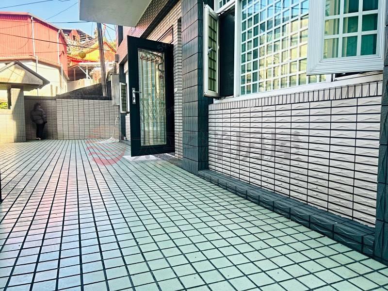 崇法靜巷獨棟大透天房屋室內格局與周邊環境