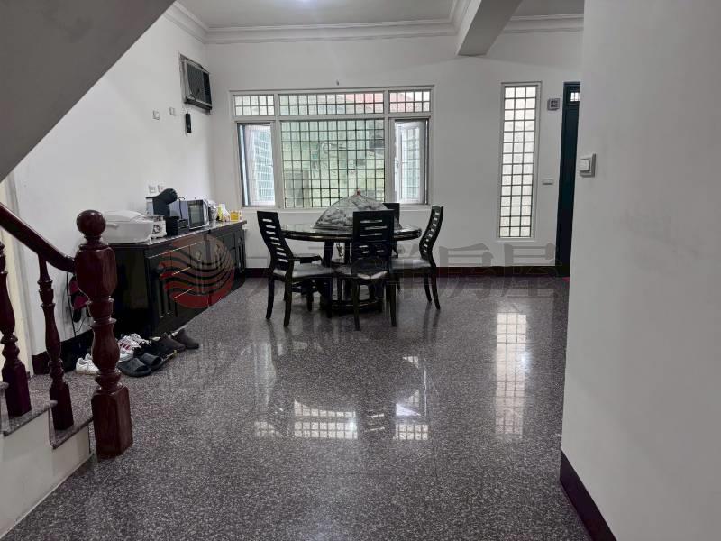 崇法靜巷獨棟大透天房屋室內格局與周邊環境