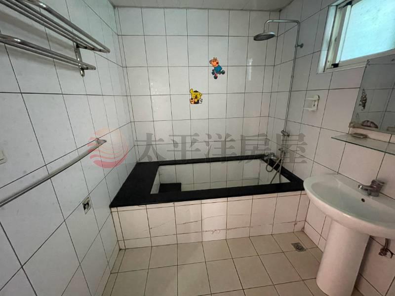 新西街稀有平地2樓四房美屋房屋室內格局與周邊環境