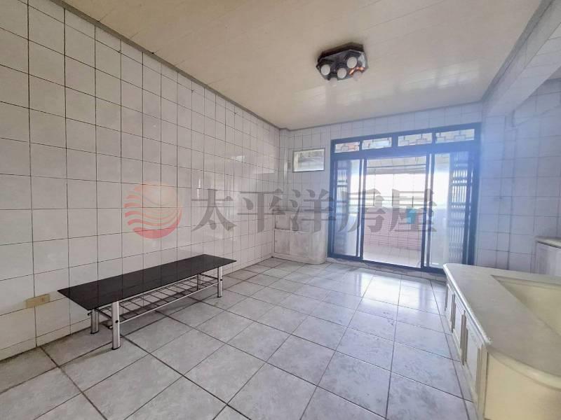 新桃花源樓中樓五房房屋室內格局與周邊環境