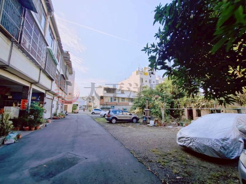 忠孝國小側院大空間大地坪透天房屋室內格局與周邊環境