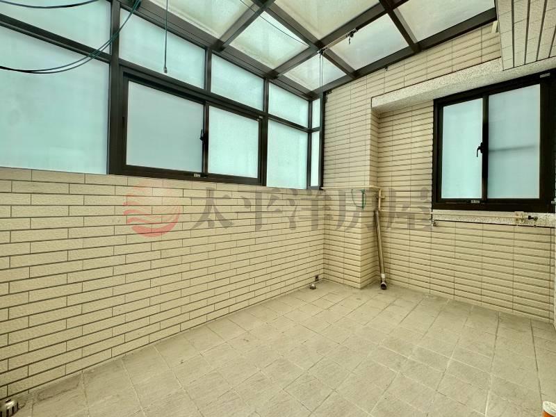 鹿港頂番婆輕屋齡別墅房屋室內格局與周邊環境