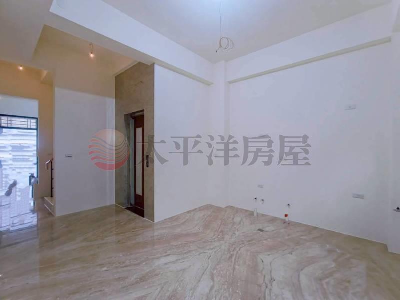 彰泰全新電梯別墅A房屋室內格局與周邊環境