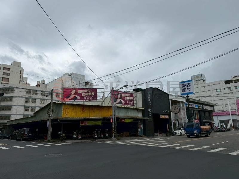 櫻花黃昏市場角地房屋室內格局與周邊環境