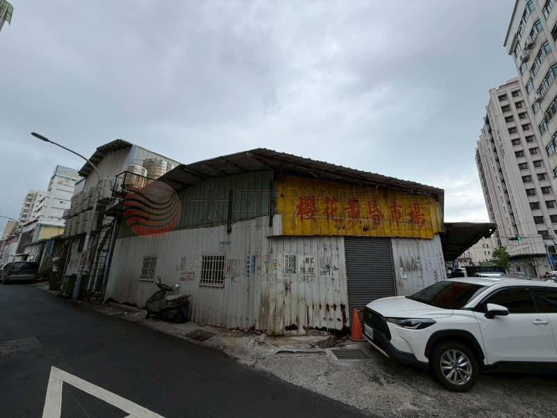 櫻花黃昏市場角地房屋室內格局與周邊環境
