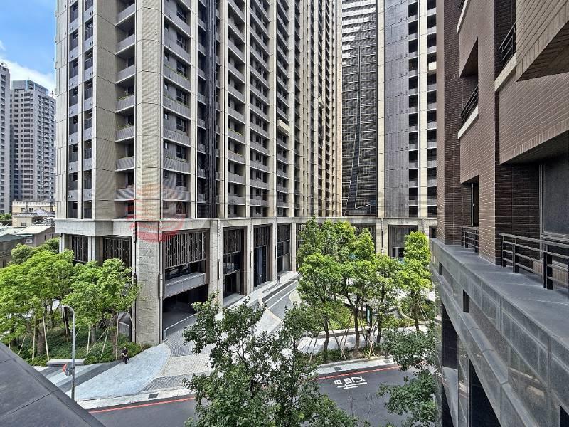 免千萬七期新光遠百時尚小豪宅含車中港Th房屋室內格局與周邊環境