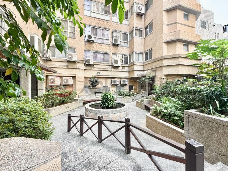 親家超越2002房屋室內格局與周邊環境