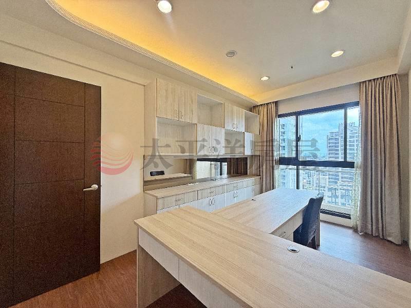 七期親民價豪宅【國雄領域】高樓景觀超讚美房屋室內格局與周邊環境