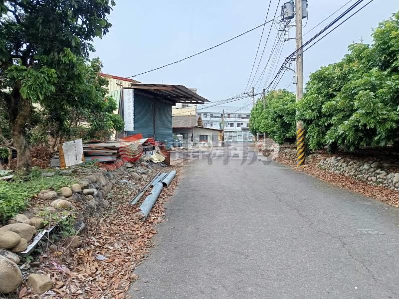 急售~社頭鄉稀有8米大馬路旁7.5分農地房屋室內格局與周邊環境