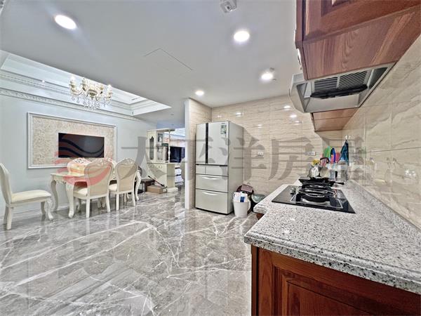 帝王戶 超美裝潢【鄉林皇居】高樓層 大四房屋室內格局與周邊環境