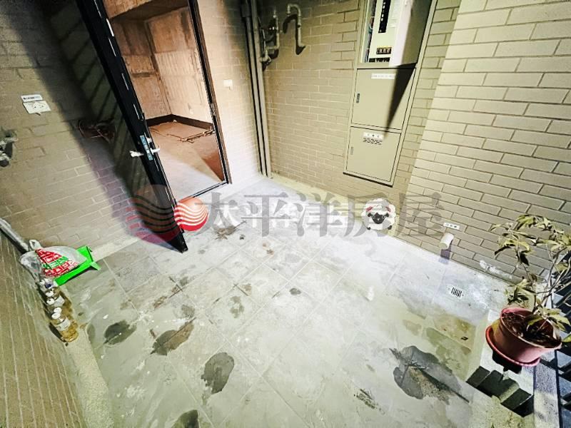 台中七期親家雲硯毛胚最超值三車位房屋室內格局與周邊環境
