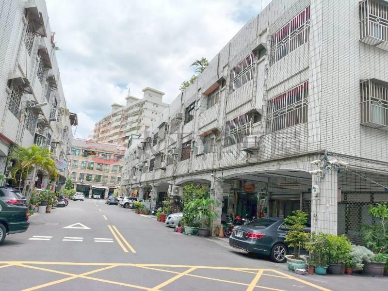 天祥路双併大地坪邊間美透天房屋室內格局與周邊環境