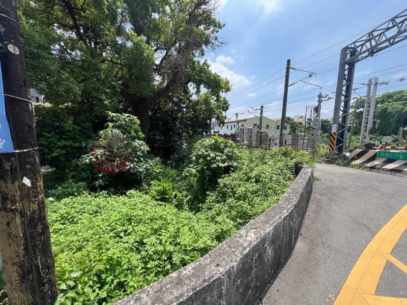 花壇明德街三面路住宅用地房屋室內格局與周邊環境