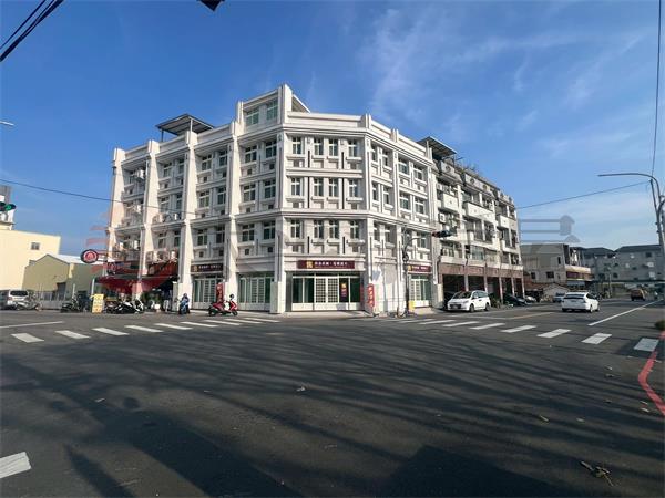 彰興國中旁正埔西街電梯黃金角店房屋室內格局與周邊環境