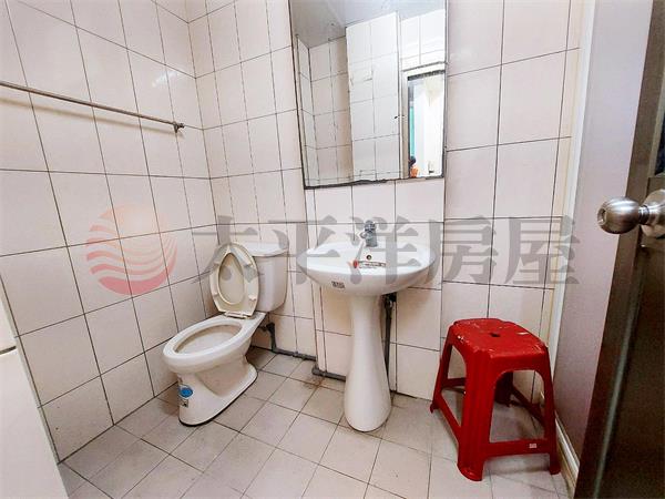 中正富貴旁透天房屋室內格局與周邊環境