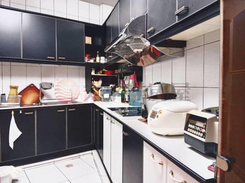 正金馬路大透天房屋室內格局與周邊環境