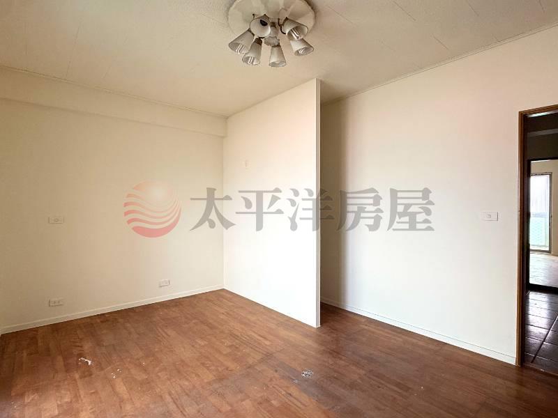 寶雅民族商圈美華廈大三房附車位房屋室內格局與周邊環境
