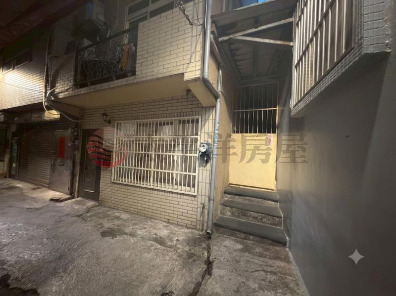 ﹝專約﹞春日路靜巷透天厝 屋況佳房屋室內格局與周邊環境