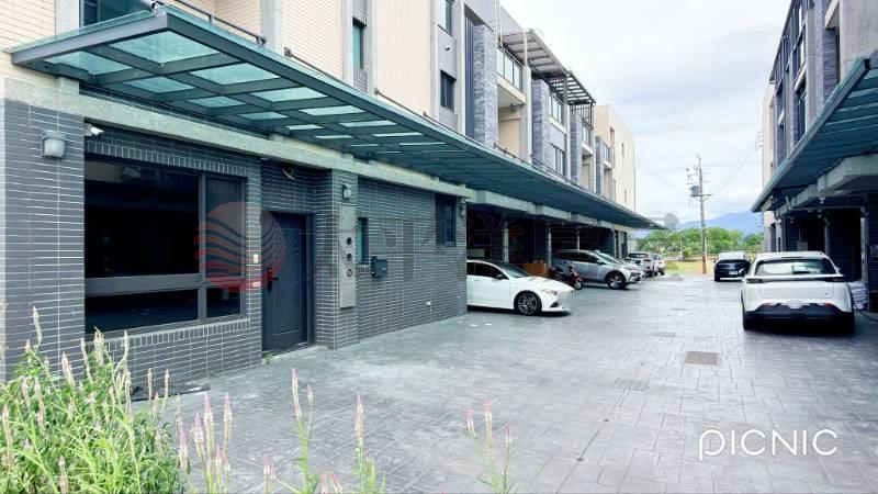 五結雙車位大面寬邊間別墅房屋室內格局與周邊環境