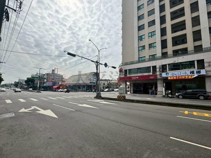 南區近興大臨25米路店住房屋室內格局與周邊環境