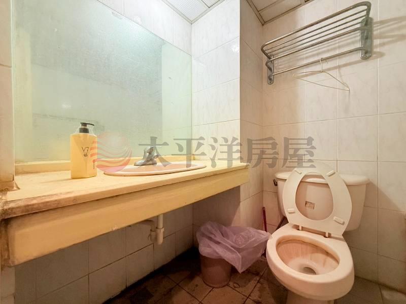 西屯透天感大樓!櫻花園邸雙層美宅車位房屋室內格局與周邊環境