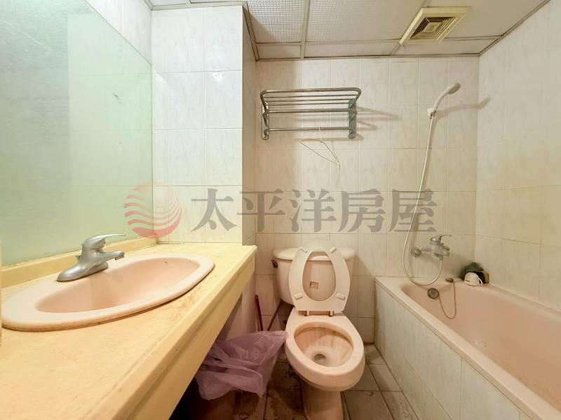 西屯透天感大樓!櫻花園邸雙層美宅車位房屋室內格局與周邊環境