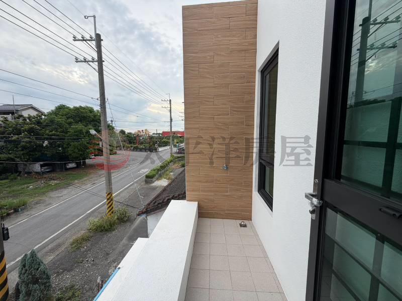溪州前院停車美別墅房屋室內格局與周邊環境