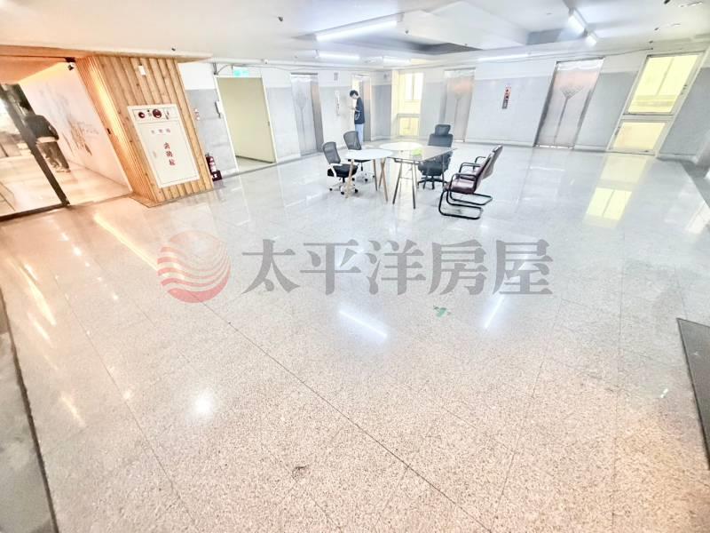 北屯區20房商務中心收租聖品房屋室內格局與周邊環境