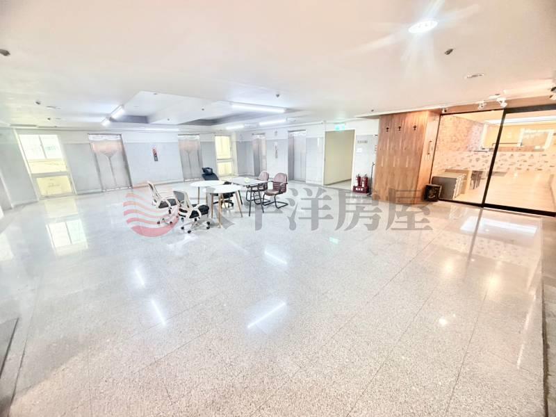 北屯區20房商務中心收租聖品房屋室內格局與周邊環境