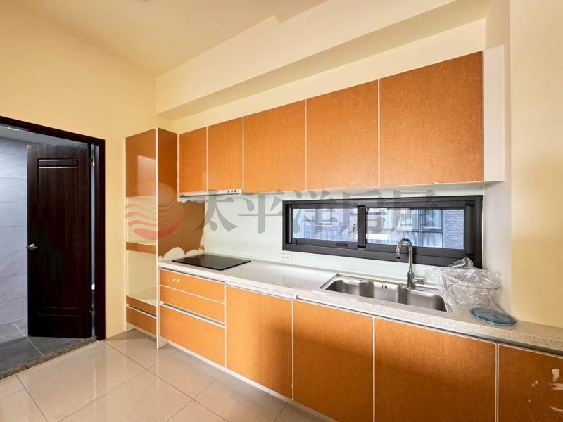 烏日溪南全新社區電梯別墅B房屋室內格局與周邊環境