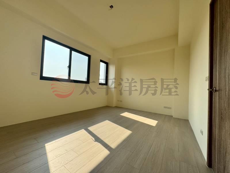 烏日溪南全新社區電梯別墅B房屋室內格局與周邊環境