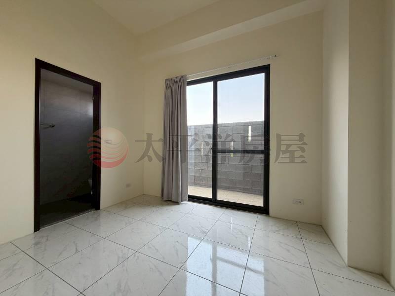 烏日溪南全新社區電梯別墅C房屋室內格局與周邊環境