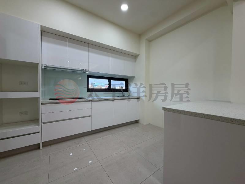 烏日溪南全新社區電梯別墅C房屋室內格局與周邊環境