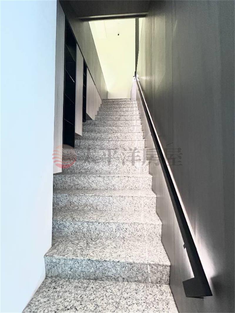 境美MRT雙平車黃金角店房屋室內格局與周邊環境