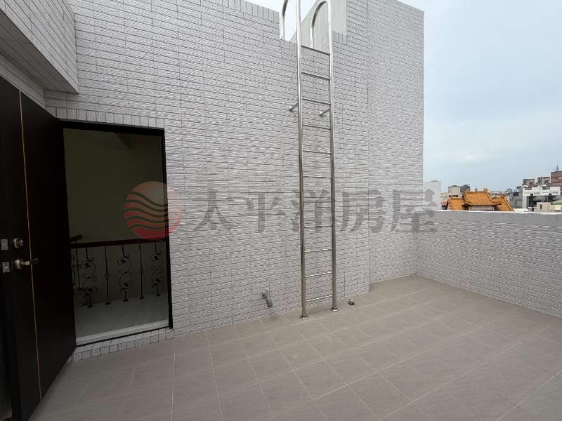 正成功東路金店面房屋室內格局與周邊環境
