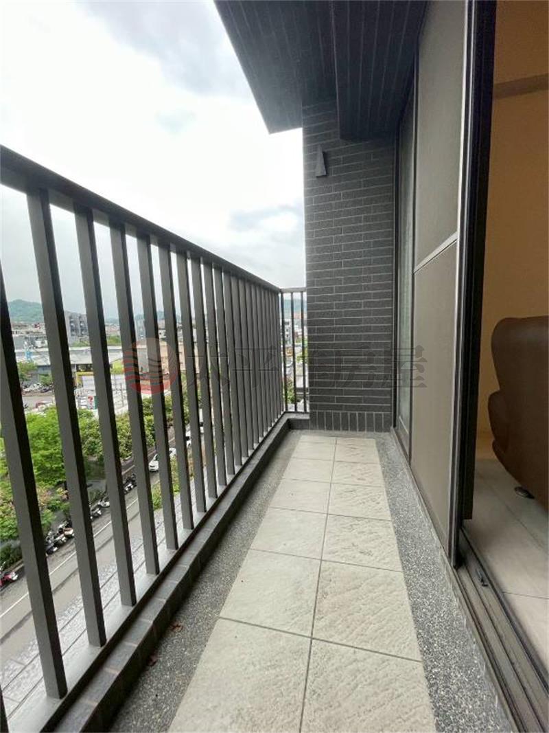 北屯輕屋齡大三房平車房屋室內格局與周邊環境