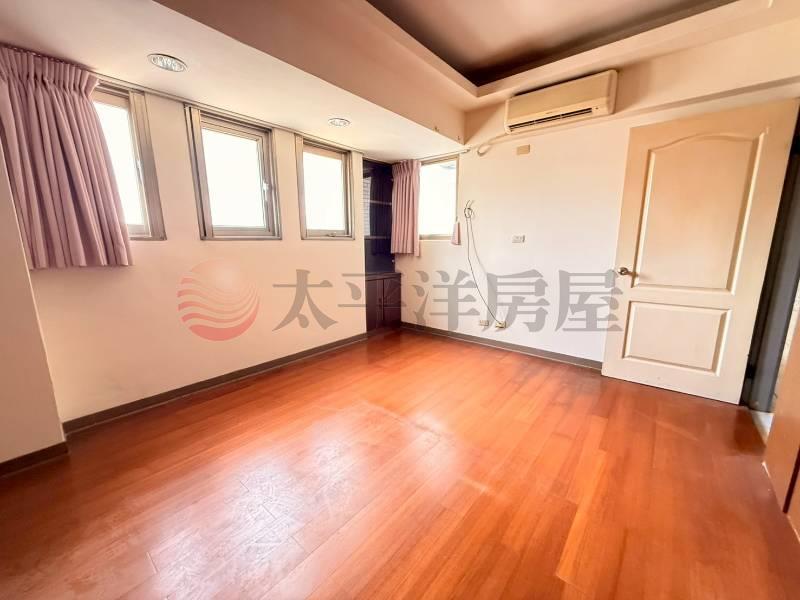 五期萬壽公園正向上路寶輝建設採光2房車位房屋室內格局與周邊環境