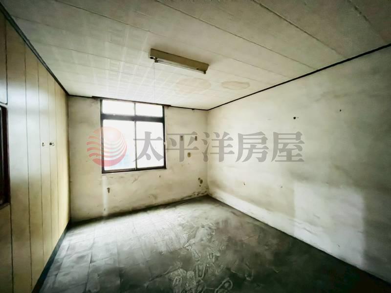獨家-大里工業區旁大地坪透天房屋室內格局與周邊環境