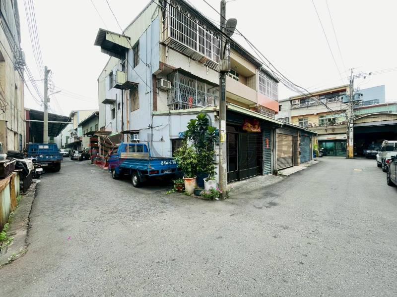 獨家-大里工業區旁大地坪透天房屋室內格局與周邊環境