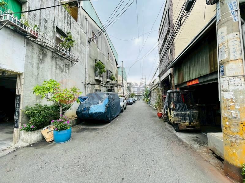 獨家-大里工業區旁大地坪透天房屋室內格局與周邊環境