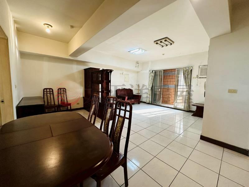 彰市近交流道正3房附車位視野美廈房屋室內格局與周邊環境