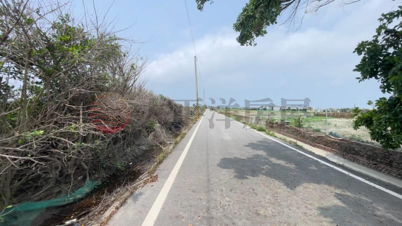 芳苑鄉芳仁段方正大農地房屋室內格局與周邊環境