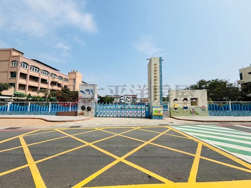 伸港近伸仁國小大面寬獨棟美建地房屋室內格局與周邊環境