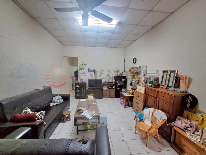 虎山路市區・老宅風透天房屋室內格局與周邊環境